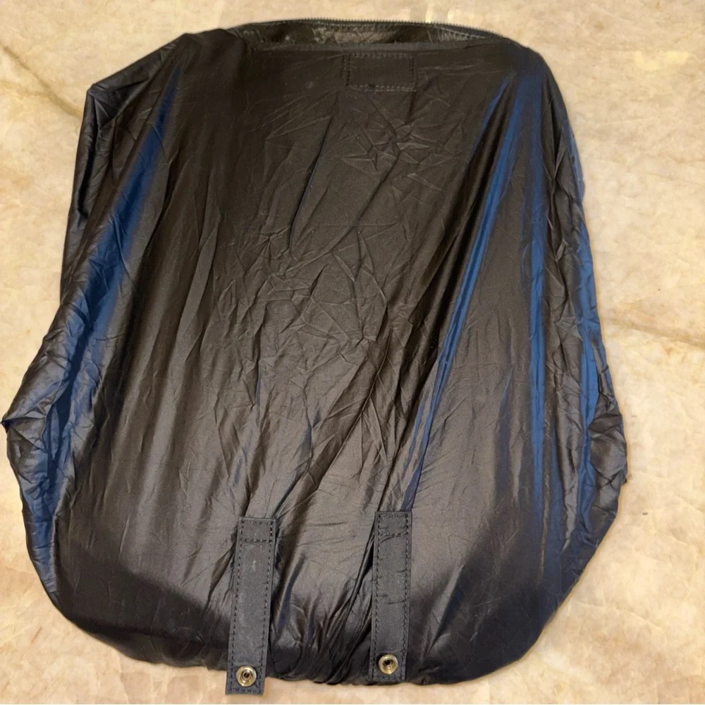 Hook & Albert Backpack or Briefcase Black Leather Convertible MultiFunction
